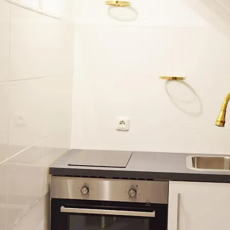 Ruettenscheid Dachgeschosswohnung شقة *